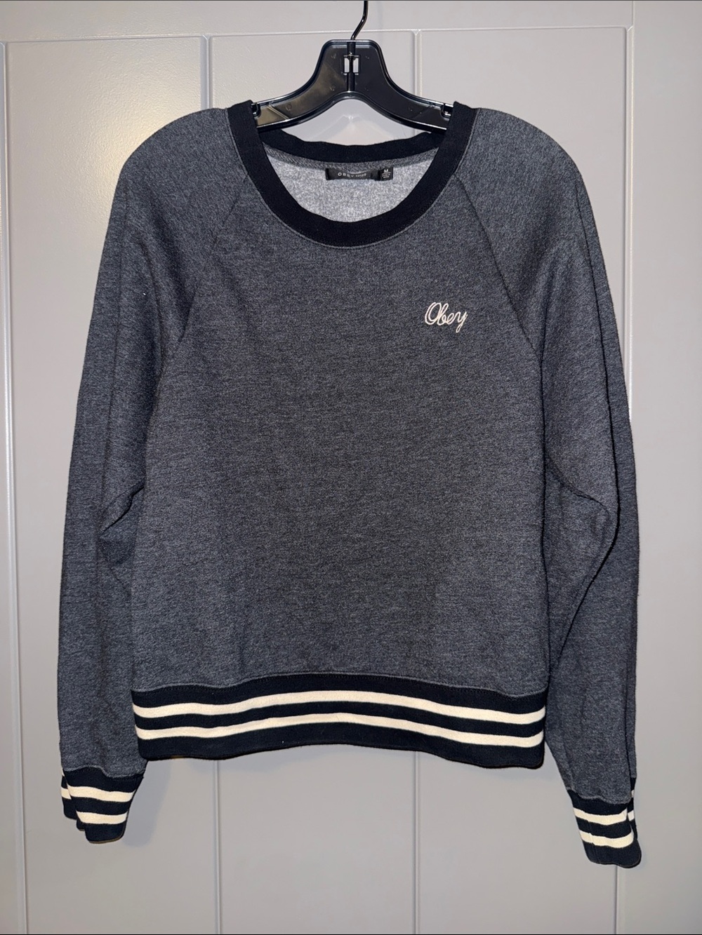 Obey Dark Gray/Charcoal Raglan Crewneck Sweatshirt – Embroidered Script Logo M